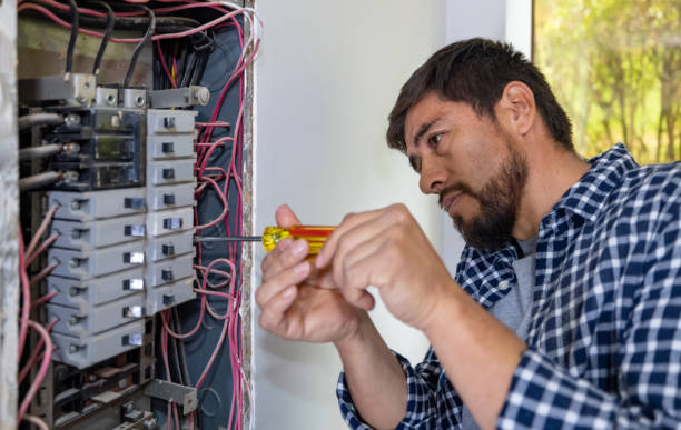 Best Emergency Electrical Repair  in Massapequa Park, NY